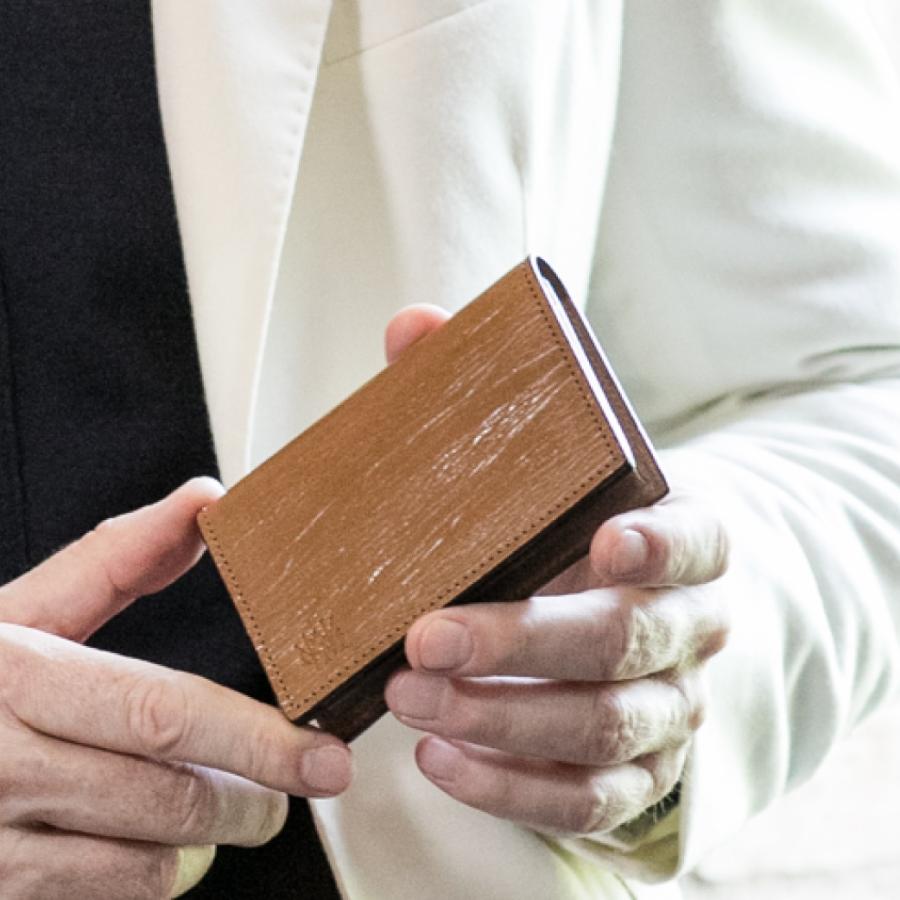 【ココマイスター】ゴーストタウン・ビトリニット 名刺入れ メンズ 革 日本製 ブランド オークバーク | COCOMEISTER