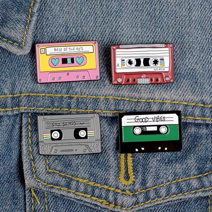 ピンバッジ ピンブローチ メンズ レディース ラペルピン エナメルコート ミュージック 音楽 蓄音機 LP レコード カセットテープ 面白いイラスト風 バッジ |  | 10