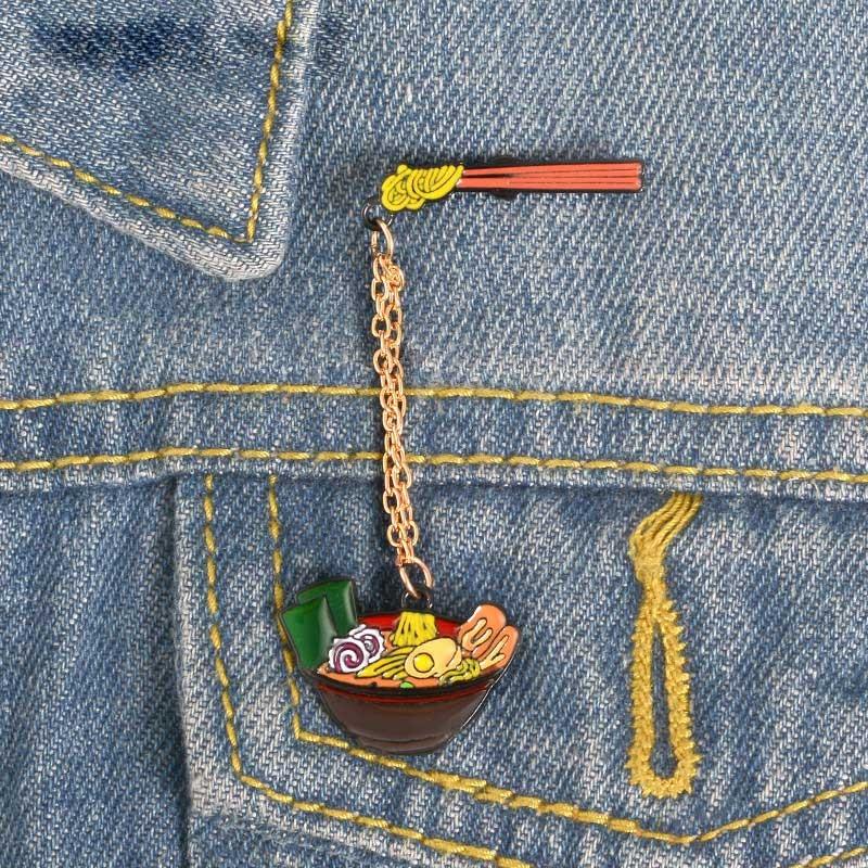 ピンバッジ ピンブローチ メンズ レディース アクセサリー ラペルピン エナメルコート ヴァン・ゴッホと耳 ラーメン モチーフ イラスト風 バッジ |  | 07