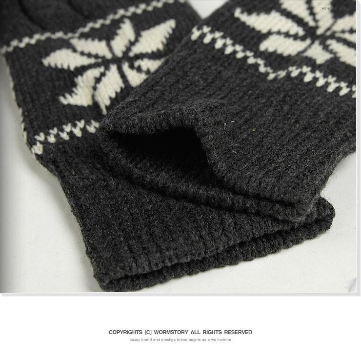 手袋 メンズ 温かい 起毛素材 内側 冬の雪結晶 雪柄 デザイン 男性 グローブ アクリル ニット 手袋 防寒 防風 ブラック ネイビー ベージュ ダークグレー ４色 |  | 09