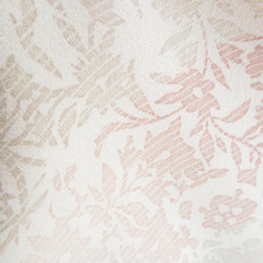 小紋 花立涌にグラデーション文様 袷 広衿 ベージュ色 正絹 仕立て上がり カジュアル着物 身丈151cm |  | 03