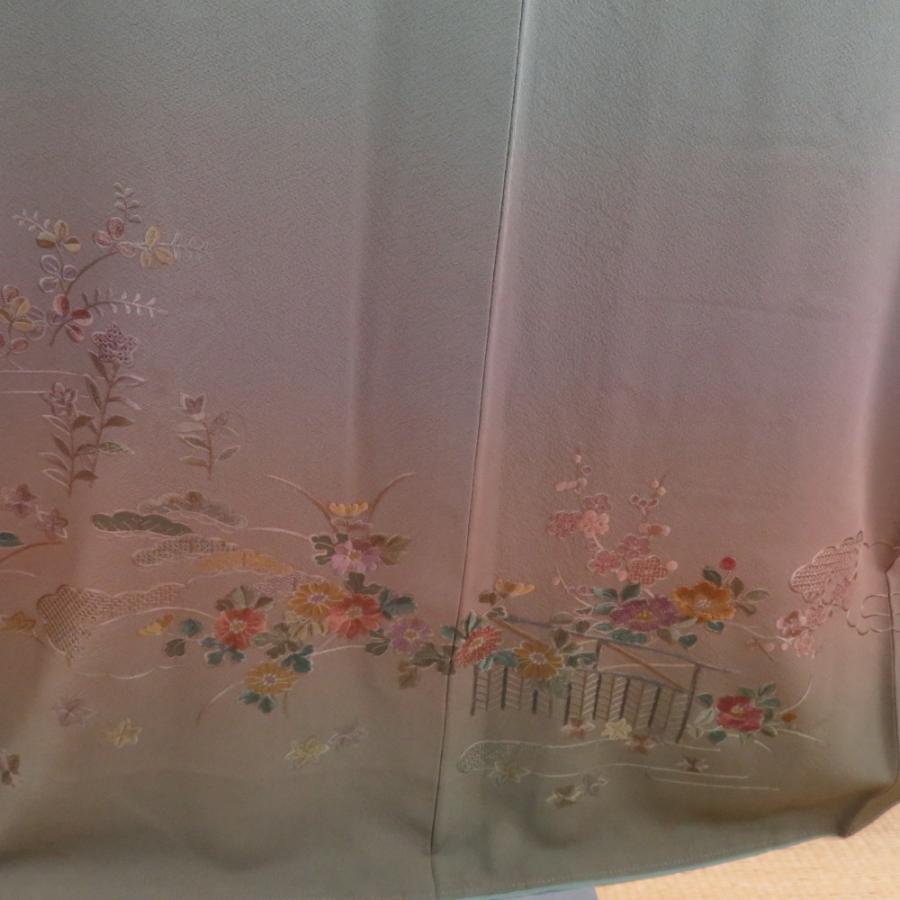 訪問着 刺繍 ぼかしに花文様 緑色 茶色 袷 広衿 正絹 一つ紋 五三桐文 仕立て上がり着物 身丈156cm |  | 02