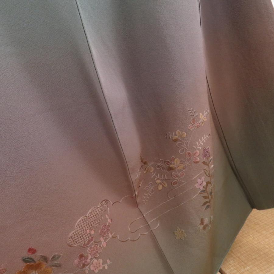 訪問着 刺繍 ぼかしに花文様 緑色 茶色 袷 広衿 正絹 一つ紋 五三桐文 仕立て上がり着物 身丈156cm |  | 03