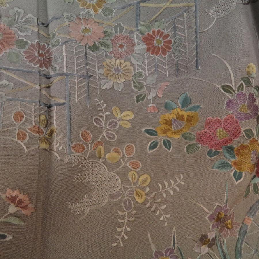 訪問着 刺繍 ぼかしに花文様 緑色 茶色 袷 広衿 正絹 一つ紋 五三桐文 仕立て上がり着物 身丈156cm |  | 05