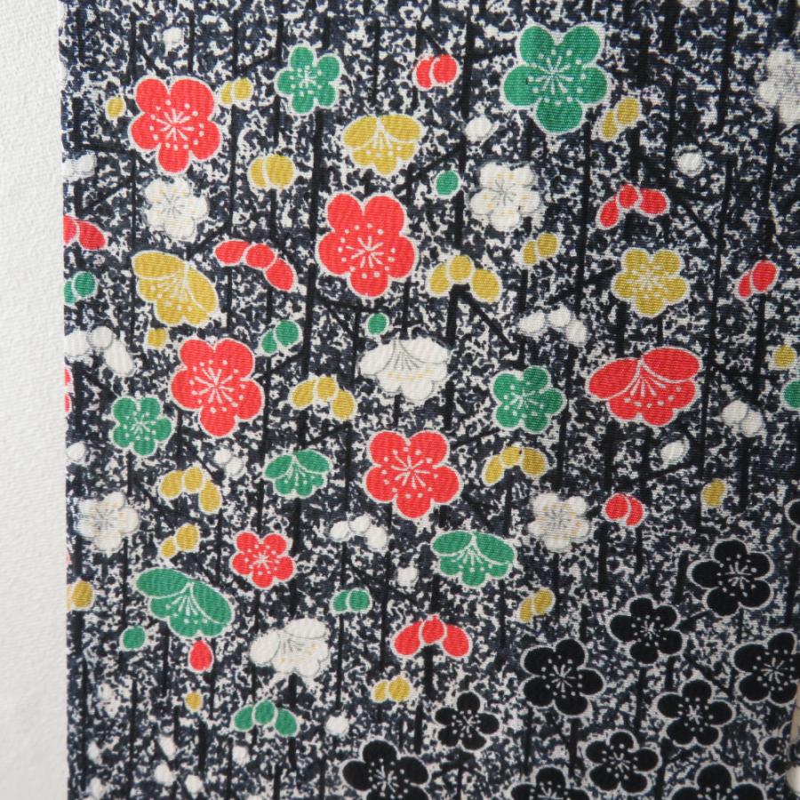 小紋 たたき染めに梅文様 単衣 広衿 白色 黒色 正絹 仕立て上がり カジュアル着物 身丈159cm |  | 02