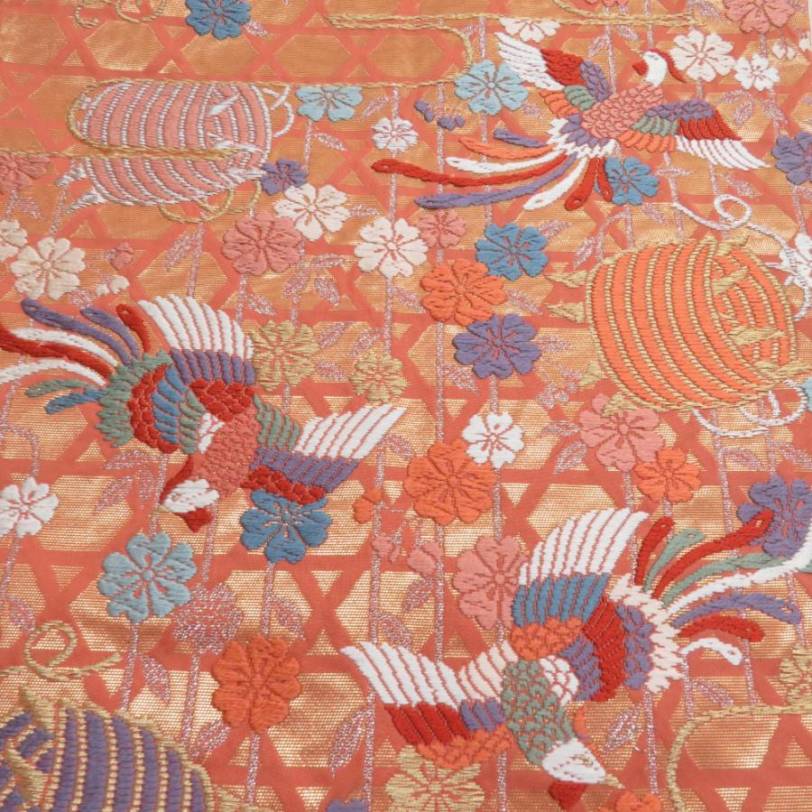 袋帯 振袖用 桜に鳳凰文様 桃橙色 金糸 唐織 六通柄 正絹 仕立て上がり 着物帯 長さ424cm |  | 04