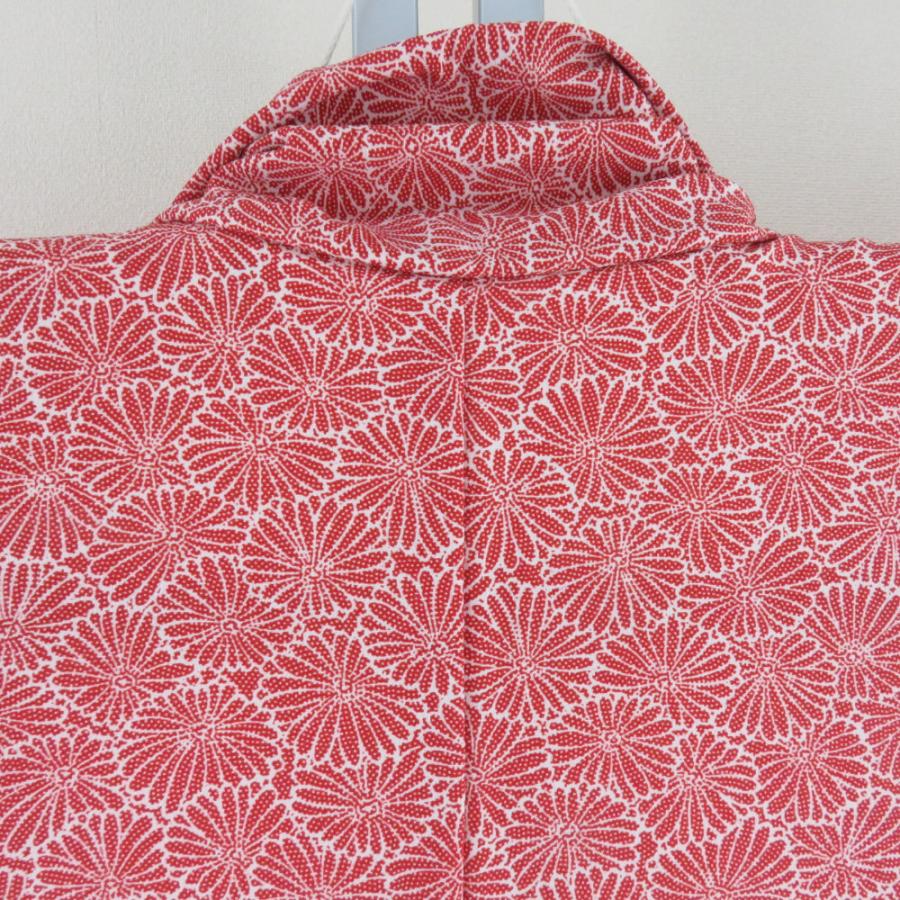 小紋 菊文様 赤色 白色 袷 広衿 ポリエステル 洗える着物 仕立て上がり カジュアル 身丈157cm |  | 04