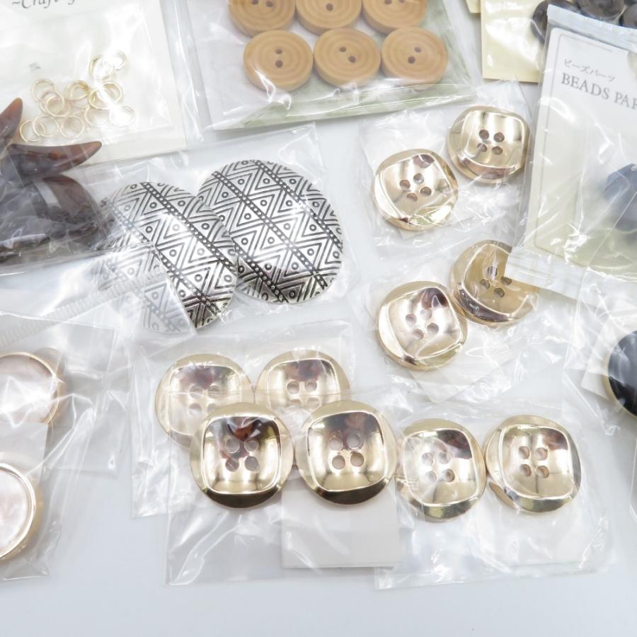 DAISO ダイソー 裁縫道具 【まとめ売り】 36点セット ウッドボタン アンティーク ビーズ かしめ玉 装飾パーツ 手芸 ハンドメイド  未使用品 |  | 04