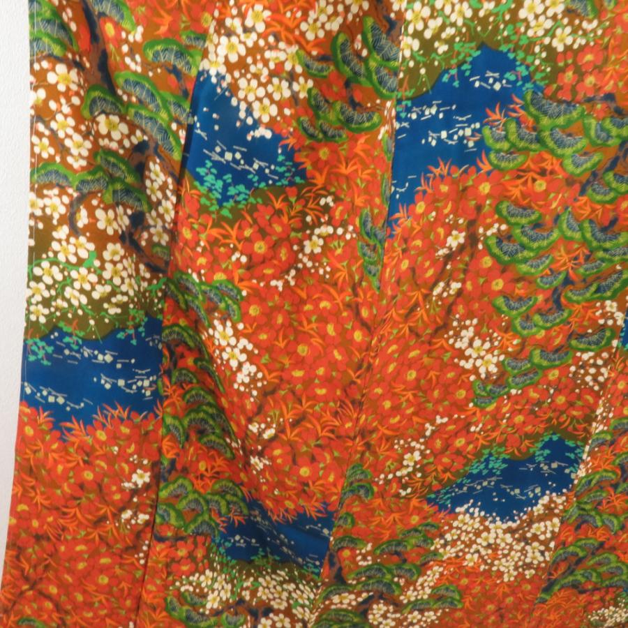 小紋 松に梅文様 袷 広衿 茶色 正絹 仕立て上がり カジュアル着物 身丈159cm |  | 01