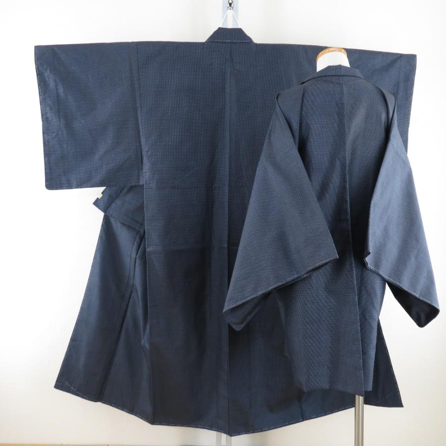 男着物 大島紬 亀甲 アンサンブル 袷 紺色 正絹 男性用きもの メンズ 仕立て上がり 和服 男物 カジュアル 身丈137cm 【キモノオフ野々市若松店】 男着物 大島紬 亀甲 アンサンブル 袷 紺色 正絹 男性用きもの メンズ