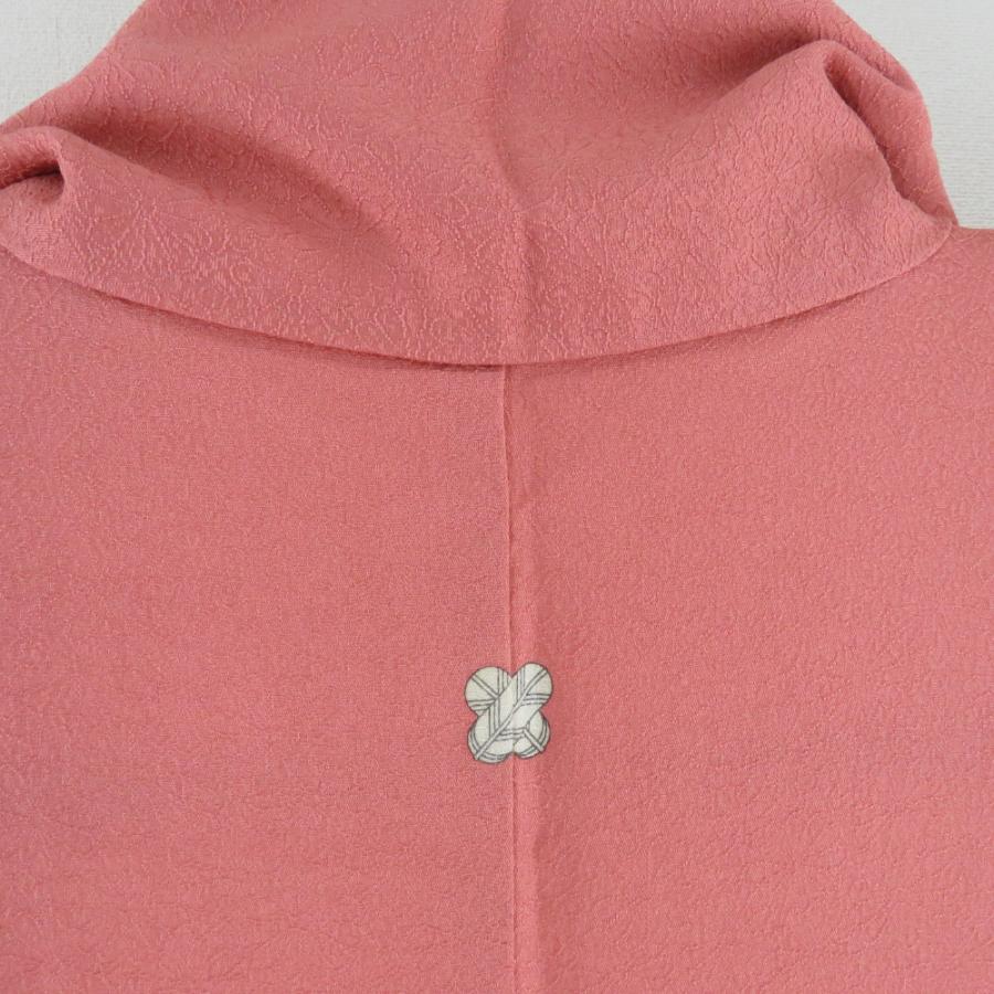 色無地 袷 広衿 桃橙色 菊地紋 正絹 一つ紋 違い鷹の羽紋 仕立て上がり