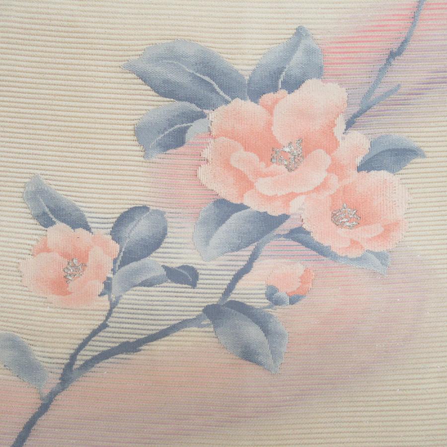 名古屋帯 絽 夏用 花文様 クリーム色ｘ薄ピンクｘ薄紫色 パステル計 銀糸 ラメ入り お太鼓柄 芯入り仕立て 正絹 着物帯  長さ353cm 【キモノオフ野々市若松店】 名古屋帯 絽 夏用 花文様 クリーム色x薄ピンクx薄紫色 パステル計