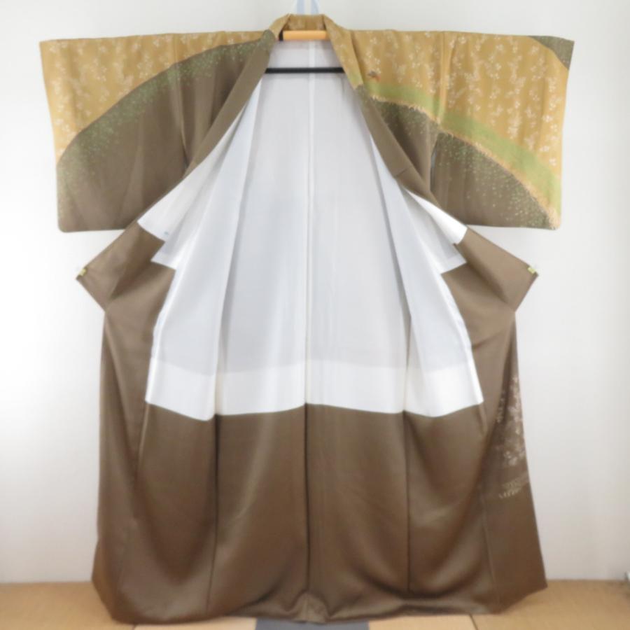 訪問着 絞り 刺繍入り 茶色x辛子色 蝶々と流水に萩紋様 一つ紋 パール