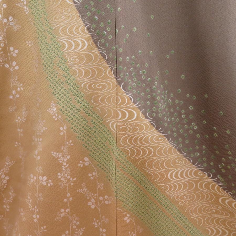 訪問着 絞り 刺繍入り 茶色ｘ辛子色 蝶々と流水に萩紋様 一つ紋 パールトーン加工入り 広衿 正絹 仕立て上がり着物 身丈158cm 訪問着 絞り 刺繍入り 茶色x辛子色 蝶々と流水に萩紋様 一つ紋 パール