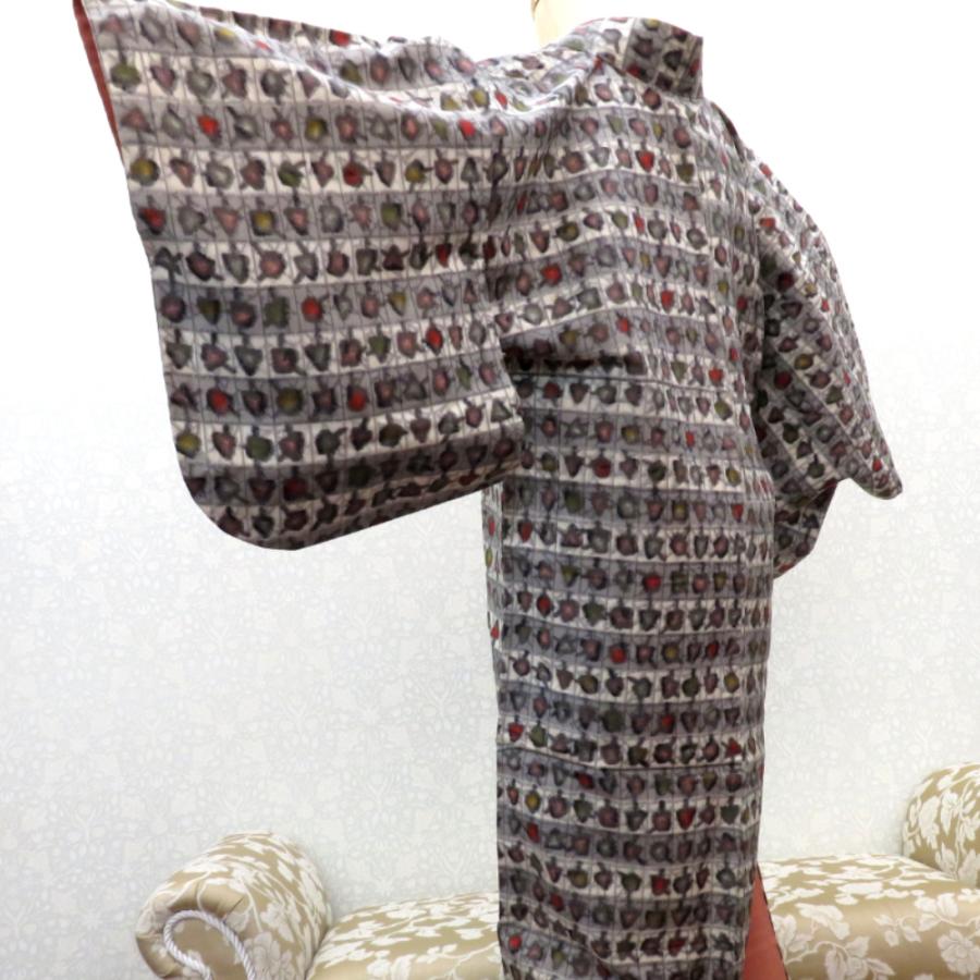 P-020 銘仙 アンティーク着物 しつけ糸 バチ衿 袷 P-020 銘仙 アンティーク着物 しつけ糸 バチ衿 袷