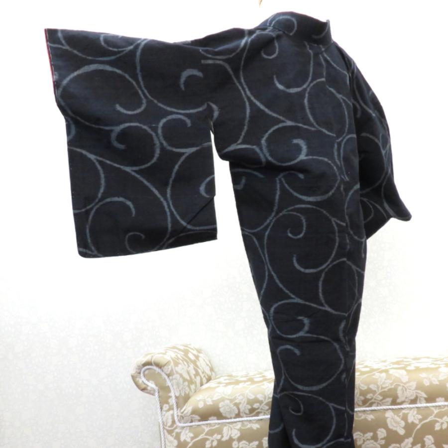 紬 着物 本真綿織 正絹 紺 水色 唐草 袷 広衿 端布付き しつけ糸付き