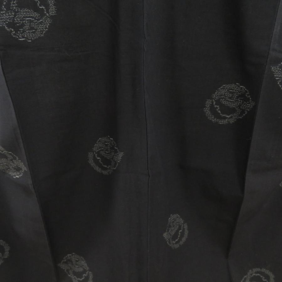 紬 着物 雪輪に松模様 黒色x灰色 袷 バチ衿 絹 仕立て上がり着物 身丈