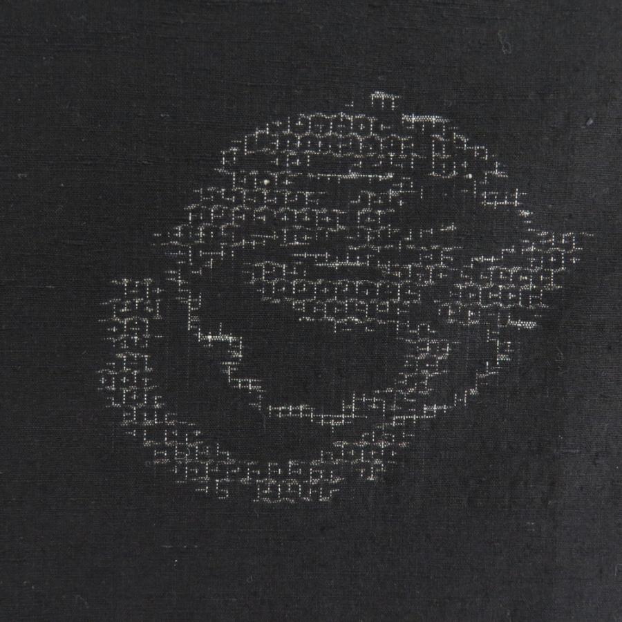 紬 着物 雪輪に松模様 黒色x灰色 袷 バチ衿 絹 仕立て上がり着物 身丈