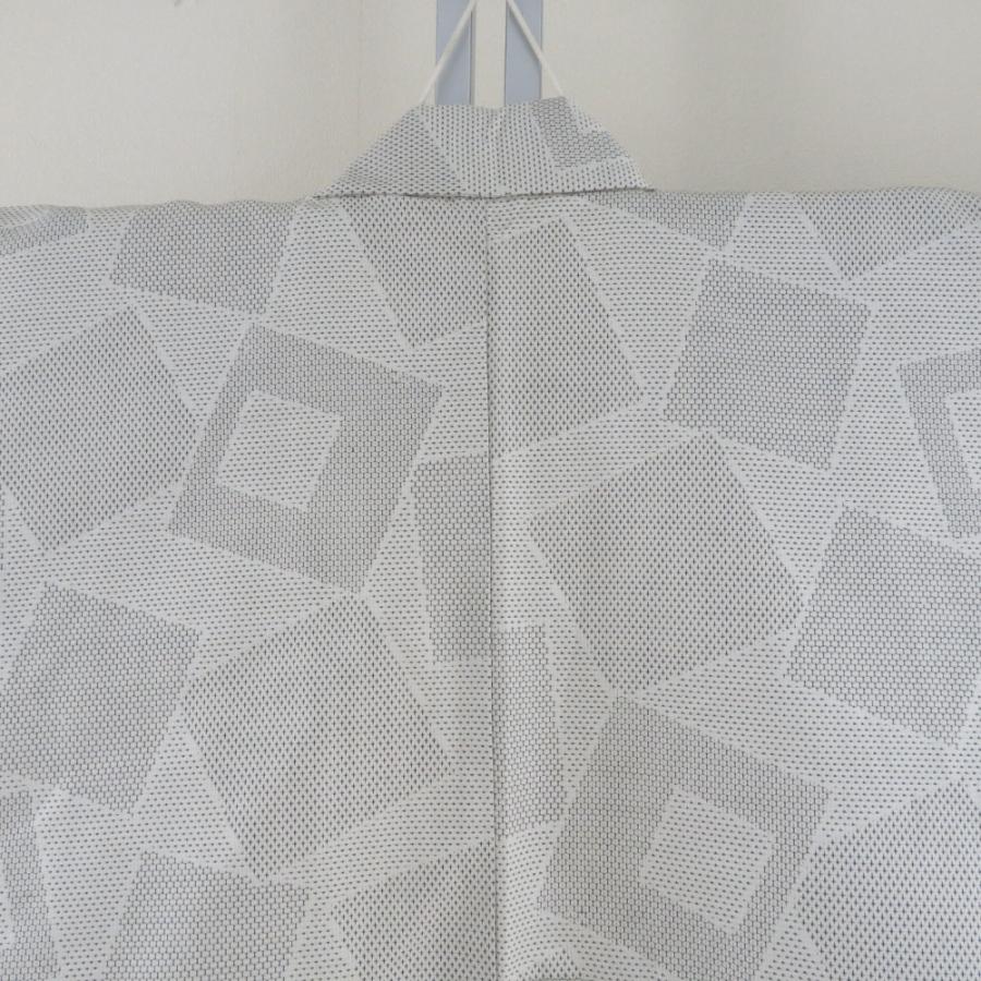 紬 着物 四角模様 白色ｘ黒色 格子に亀甲 バチ衿 絹 仕立て上がり着物 身丈160cm |  | 02