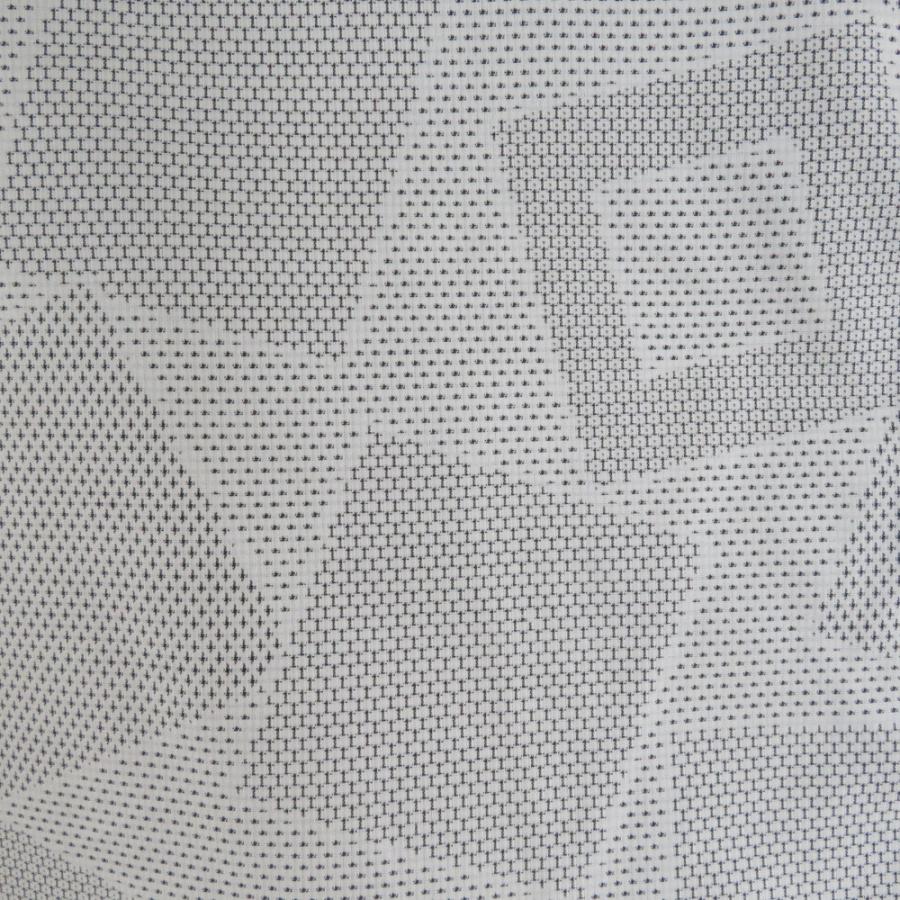 紬 着物 四角模様 白色ｘ黒色 格子に亀甲 バチ衿 絹 仕立て上がり着物 身丈160cm |  | 04