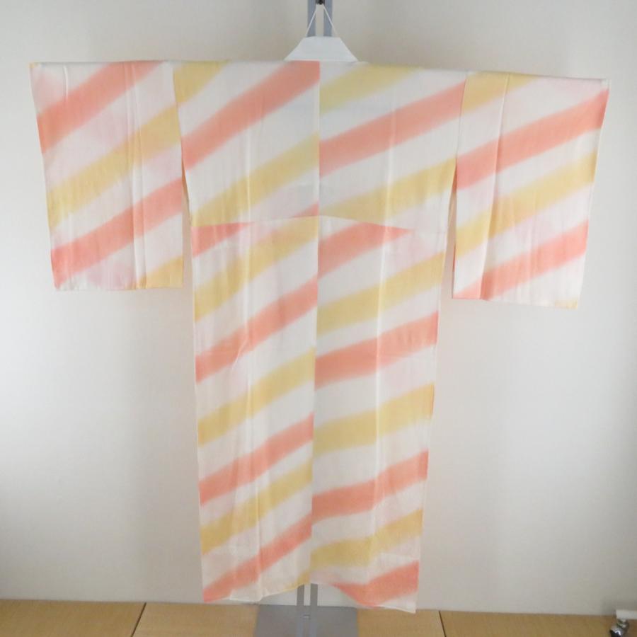 襦袢 長襦袢 白色ｘ薄黄色ｘサーモンピンク色 麻の葉地紋入り ぼかし染め 正絹 半衿付き 広衿 仕立て上がり 女性着物用 身丈135cm |  | 01
