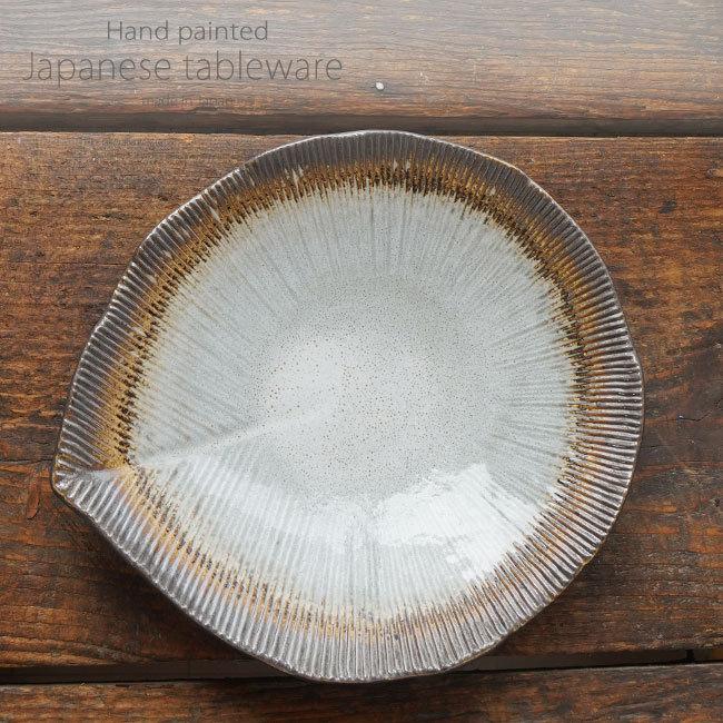 和食器 リーフになったようへん 皿 25 5 4 5cm プレート うつわ おさら おうち 陶器 カフェ おしゃれ 軽井沢 春日井 S 小さな器のお店 ココットポット 通販 Yahoo ショッピング