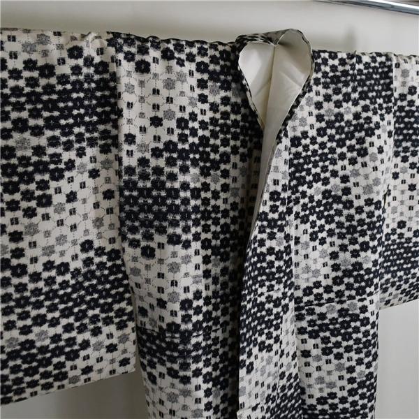 着物 正絹 女性 紬 小紋 袷きもの オフホワイト 黒 身丈167cm 絹100％ 普段着 お稽古 着付け 観劇 和装 カジュアル  5XK030 | ブランド登録なし | 06