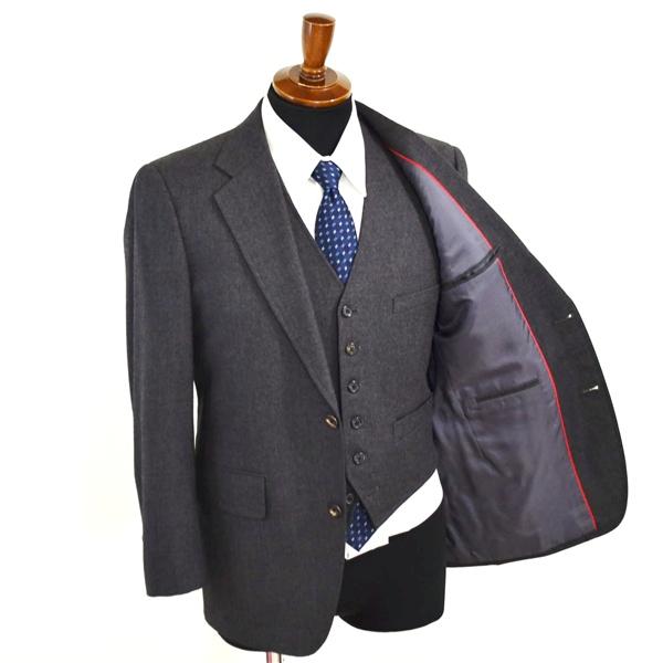 Jプレス 3ピース 段返り 3つボタン シングルスーツ S YA4 ダークグレー ノータック 開き見せ J.PRESS P11-SV-OV-BS-3-0201 春夏秋 5XL067 | J.PRESS | 01