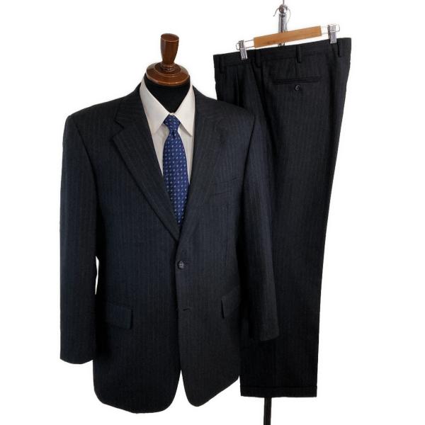 HARDY AMIES 2パンツ 2つボタンシングル スーツ AB7 L ダークグレー ストライプ ツータック 春秋冬対応 開き見せ 304208-019-1147 6UG012 | ブランド登録なし