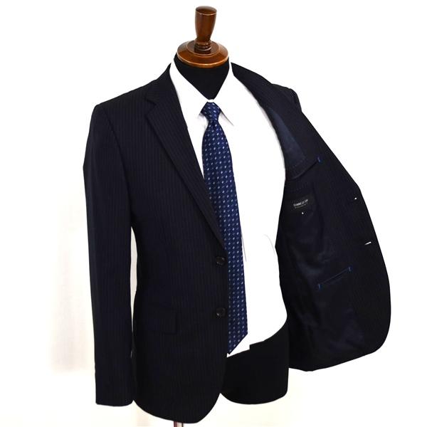 美品 コムサイズム 2つボタン シングルスーツ S YA4 ブラック ストライプ ノータック 袖口4つ釦 開き見せ 47-01SA17 夏物 春夏 薄手 6XA008 | COMME CA ISM | 01