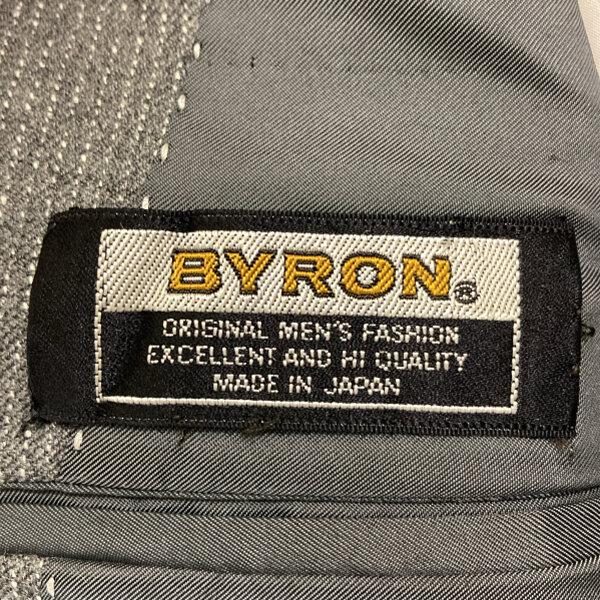 BYRON 3ピース シルク混 2つボタンシングル スーツ AB4 M グレー ストライプ ノータック 春秋対応 開き見せ 1F31T546 6XF142 | ブランド登録なし | 03