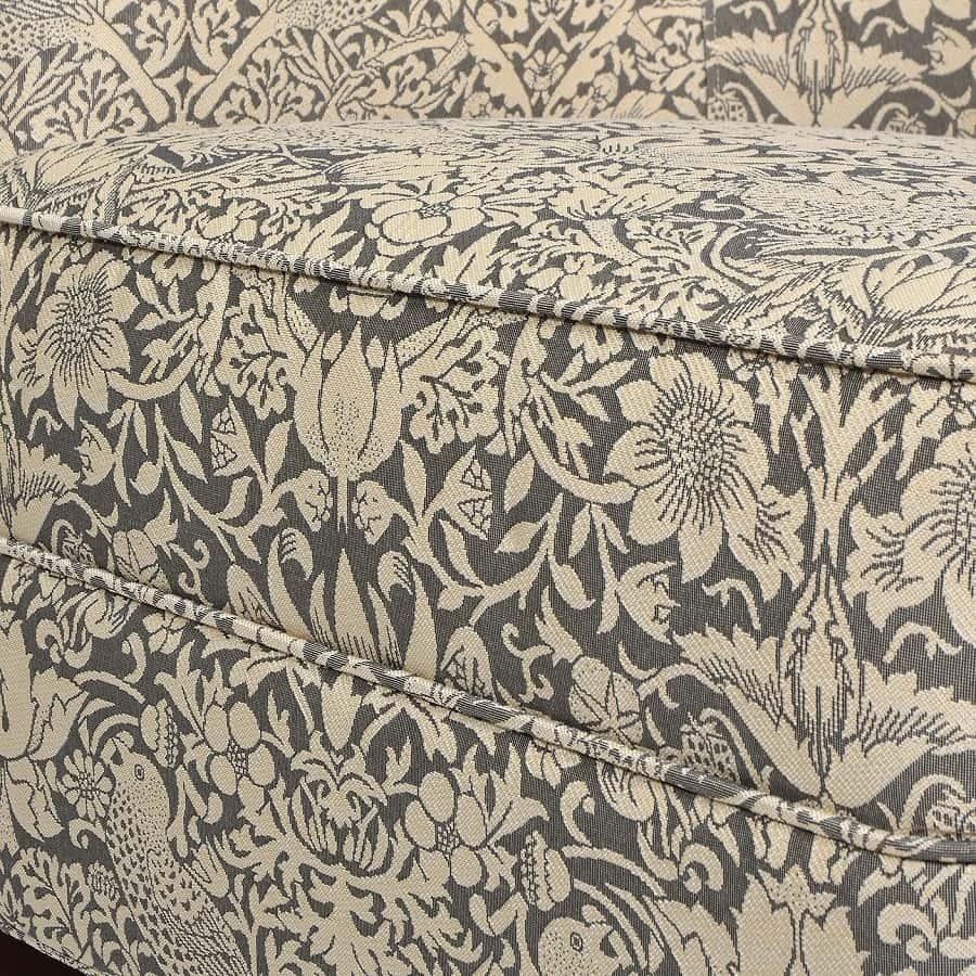 シングルソファ アームチェア いちご泥棒 ジェニファーテイラー 33206AC ジェニファーテイラー アームチェア 1人掛け いちご泥棒 グレー