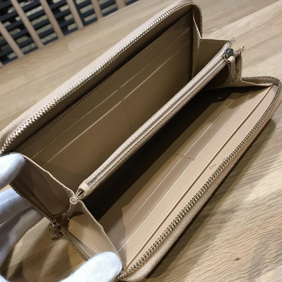 正規品　新品　CHANEL 長財布　ドーヴィル　キャビアスキン　スタッズ 2019年 新作 CHANEL シャネル ドーヴィル スタッズロゴ ラウンド