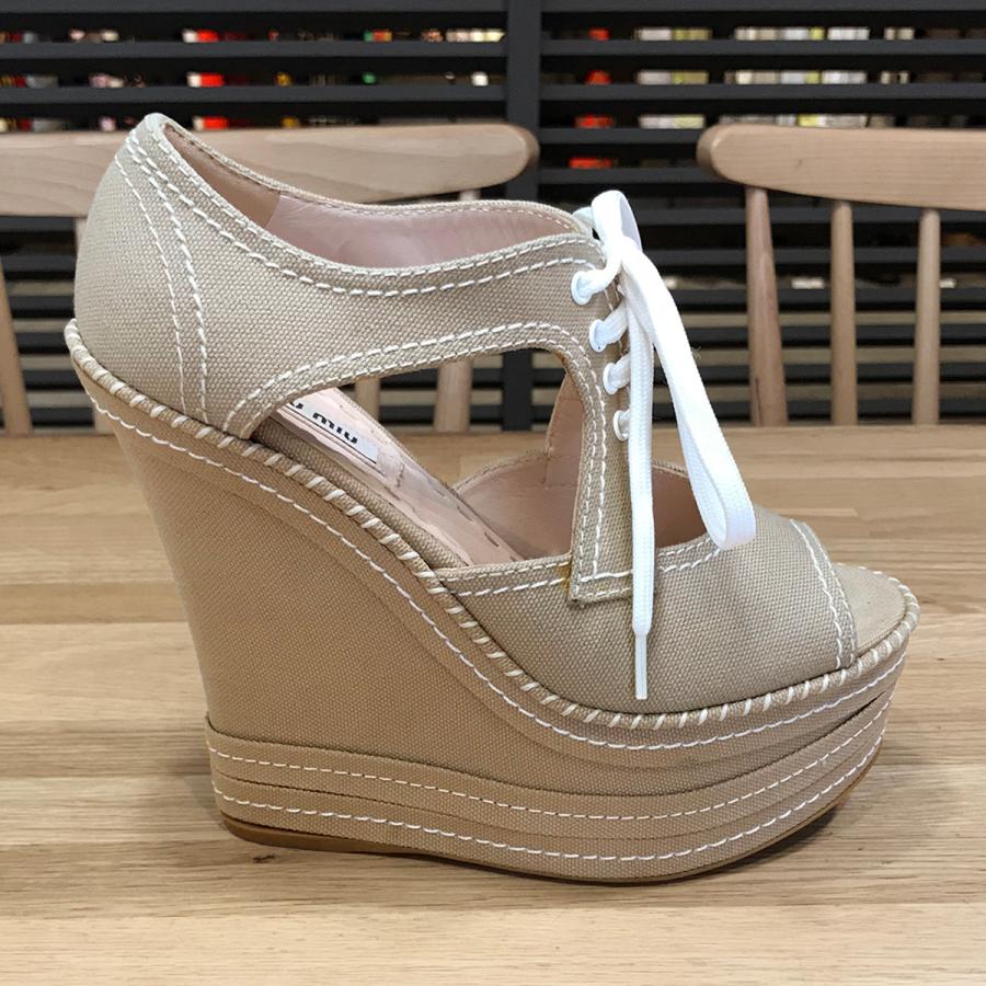 miu 【良品】ミュウミュウ ウェッジソール サンダル ベージュ miu 【良品】ミュウミュウ ウェッジソール サンダル ベージュ