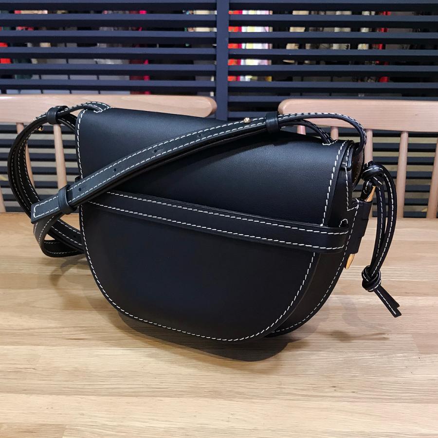 LOEWE 【新品未使用】ロエベ ゲートバッグ スモール カーフ LOEWE 【新品未使用】ロエベ ゲートバッグ スモール カーフ