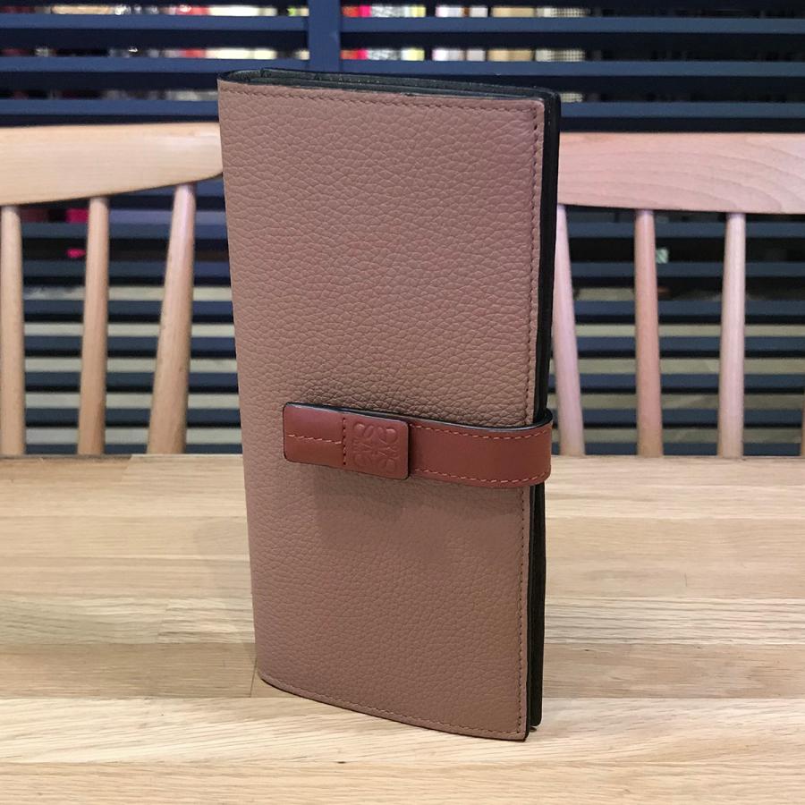LOEWE 【新品未使用】ロエベ バーティカルウォレット ラージ LOEWE 【新品未使用】ロエベ バーティカルウォレット ラージ