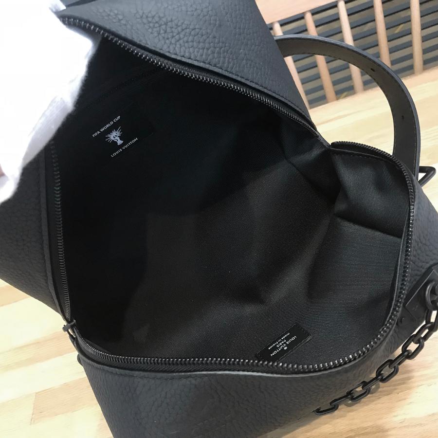 LOUIS VUITTON 【新品未使用】ルイヴィトン クローク LOUIS VUITTON 【新品未使用】ルイヴィトン クローク