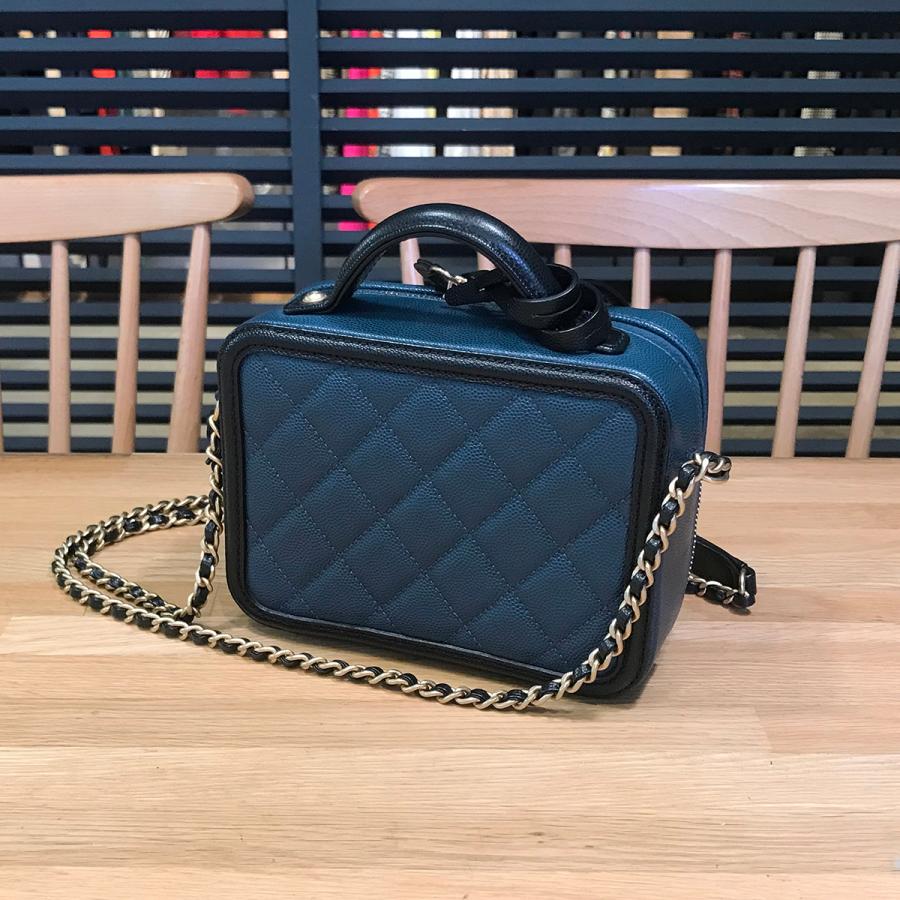 CHANEL 【超美品】シャネル CCフィリグリー スモール チェーン CHANEL 【超美品】シャネル CCフィリグリー スモール チェーン