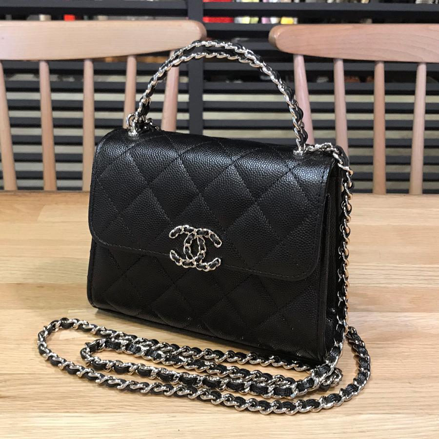 CHANEL 【新品未使用】シャネル マトラッセ チェーンクラッチ CHANEL 【新品未使用】シャネル マトラッセ チェーンクラッチ