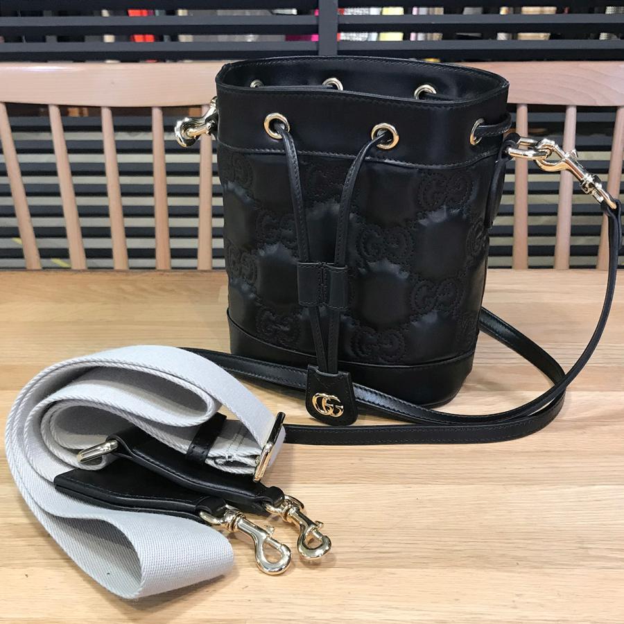 GUCCI 【新品未使用】グッチ GGマトラッセ バケットバッグ GUCCI 【新品未使用】グッチ GGマトラッセ バケットバッグ