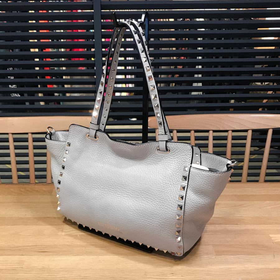 VALENTINO GARAVANI 【良品】ヴァレンティノ ロックスタッズ VALENTINO GARAVANI 【良品】ヴァレンティノ ロックスタッズ