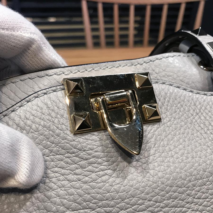 VALENTINO GARAVANI 【良品】ヴァレンティノ ロックスタッズ VALENTINO GARAVANI 【良品】ヴァレンティノ ロックスタッズ