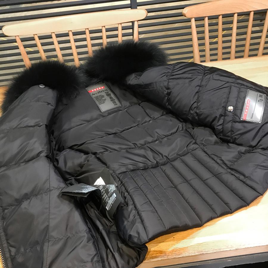 PRADA 【超美品】プラダ ファー付き ダウンジャケット ブラック PRADA 【超美品】プラダ ファー付き ダウンジャケット ブラック