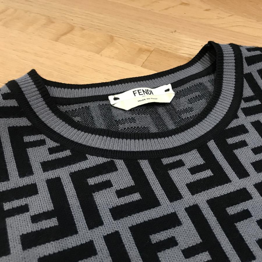 FENDI 【超美品】フェンディ FF柄 ズッカ柄 半袖 ニット FENDI 【超美品】フェンディ FF柄 ズッカ柄 半袖 ニット