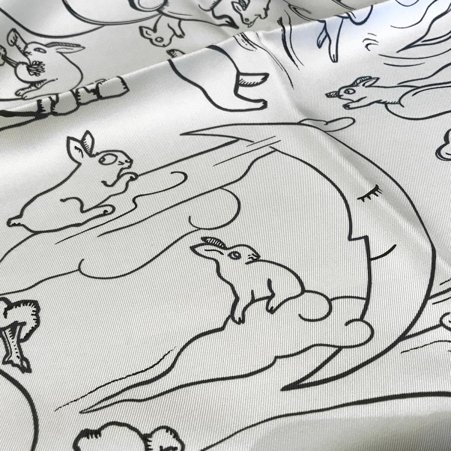 HERMES 【新品未使用】 エルメス カレ90 千と一のウサギ ブラン HERMES 【新品未使用】 エルメス カレ90 千と一のウサギ ブラン