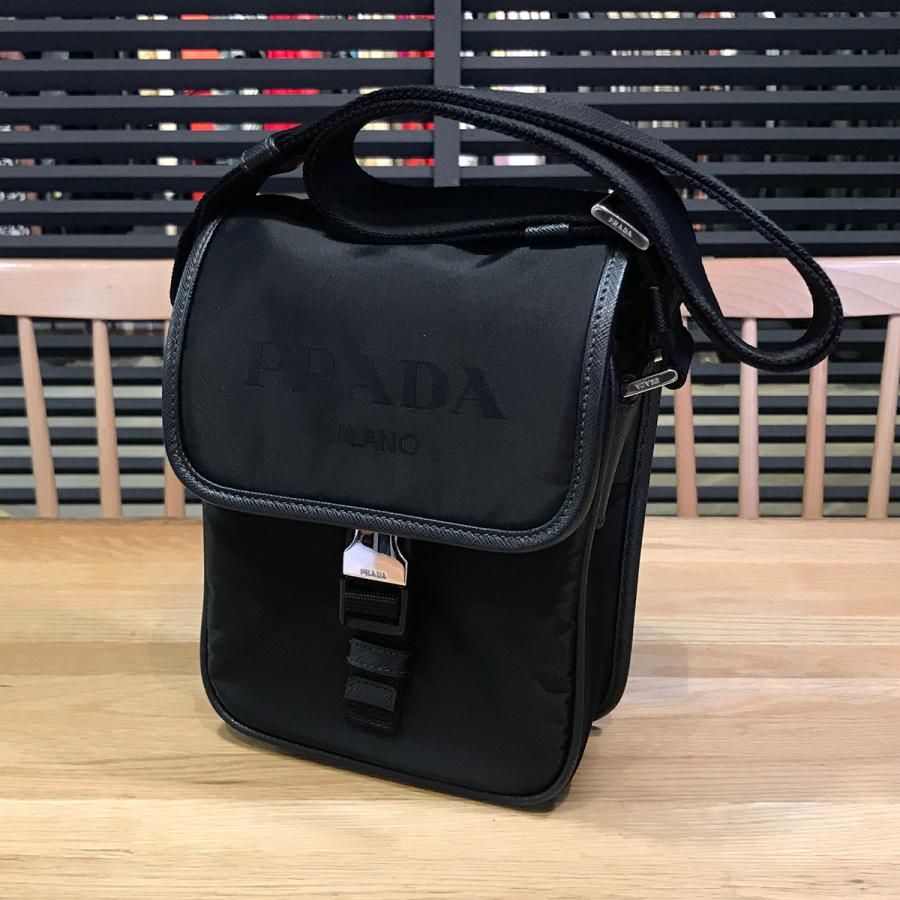PRADA ブラック ナイロン ショルダーバッグ プラダ PRADA Re‐Edition 2005バッグ 1BH204 ブラック/SV金具 ナイロン