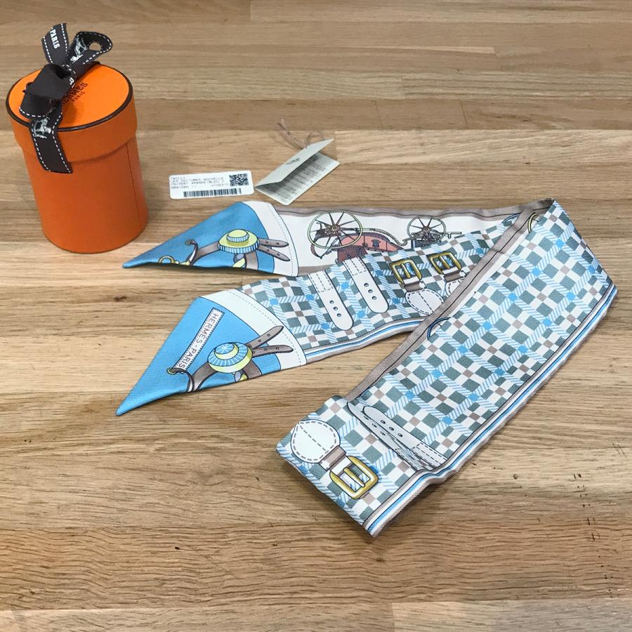 HERMES 【新品未使用】エルメス ツイリー 馬車の変遷 ヴェール HERMES 【新品未使用】エルメス ツイリー 馬車の変遷 ヴェール