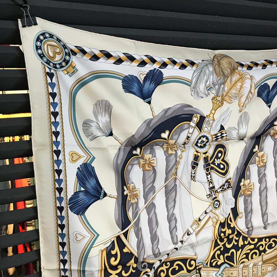 HERMES 【新品未使用】エルメス カレ90 アルネ・ドゥ・クール HERMES 【新品未使用】エルメス カレ90 アルネ・ドゥ・クール