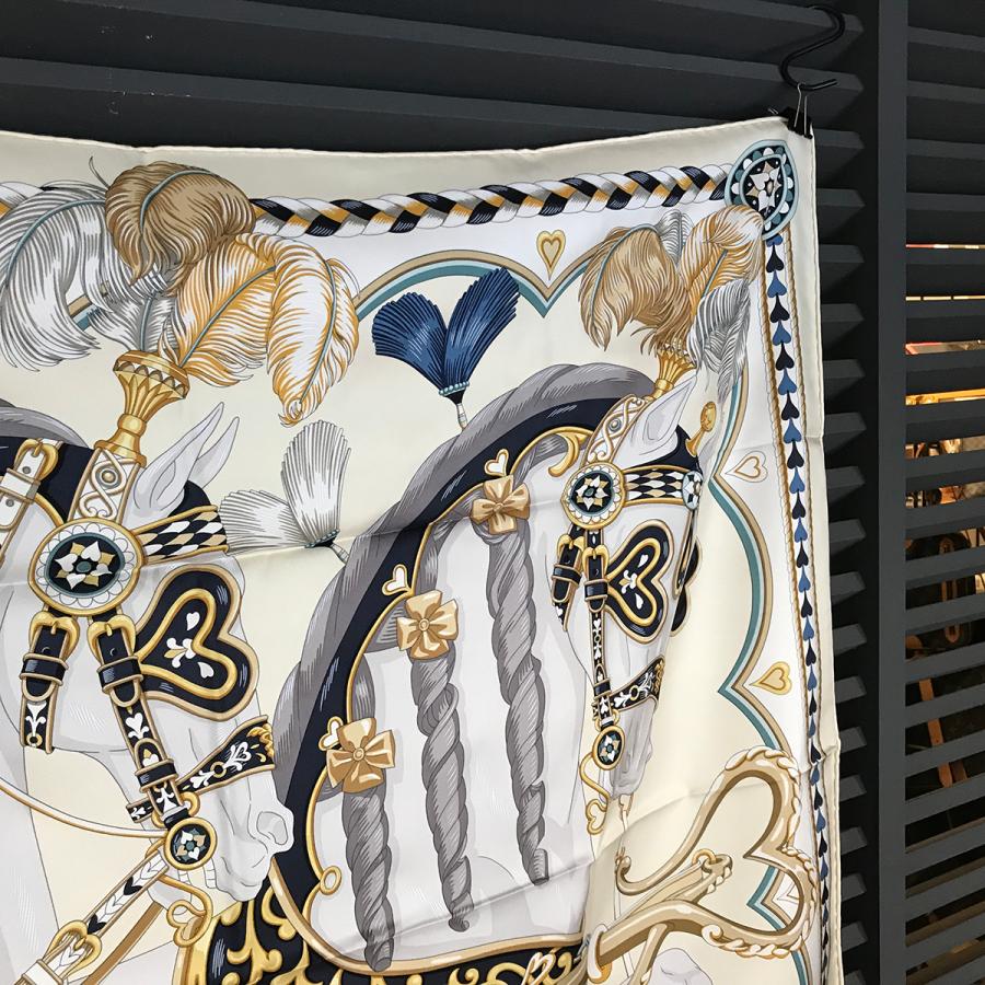 HERMES 【新品未使用】エルメス カレ90 アルネ・ドゥ・クール HERMES 【新品未使用】エルメス カレ90 アルネ・ドゥ・クール