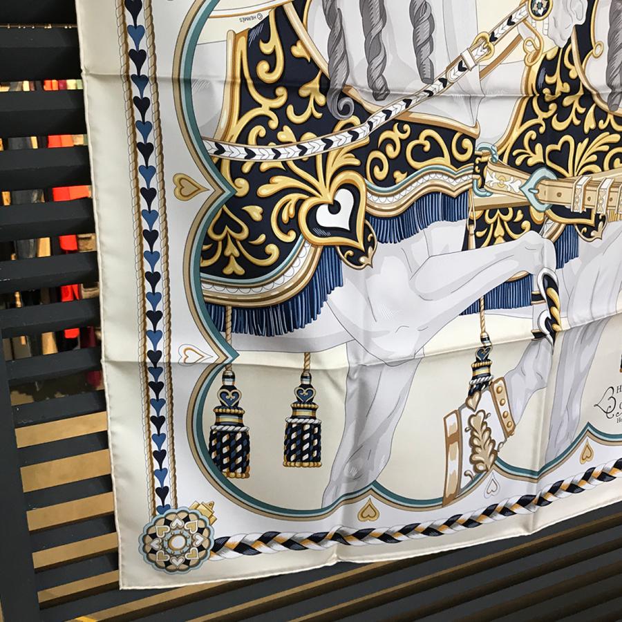 HERMES 【新品未使用】エルメス カレ90 アルネ・ドゥ・クール HERMES 【新品未使用】エルメス カレ90 アルネ・ドゥ・クール